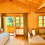 With Scenic Valley & Mountain Views Hébergement de vacances *
