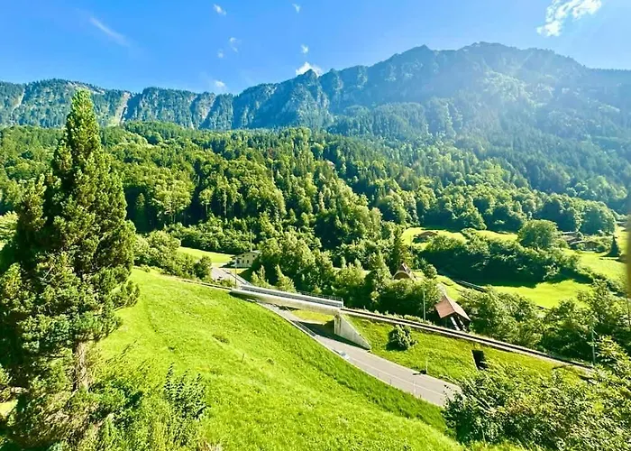 Feriehus With Scenic Valley & Mountain Views