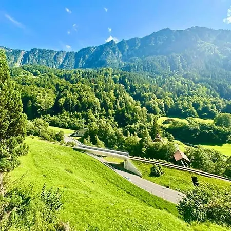 Nyaraló With Scenic Valley & Mountain Views